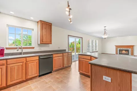 Kitchen - 968 Pattee Ave, Elburn, IL 60119 photo 3 of 3