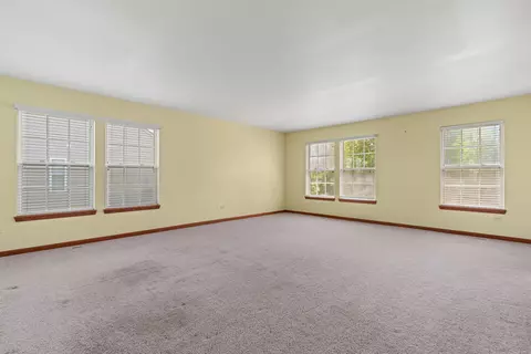 Living - 968 Pattee Ave, Elburn, IL 60119 photo 5 of 5