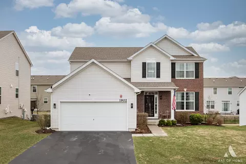 1902 Roseland Ln, Hoffman Estates, IL 60192