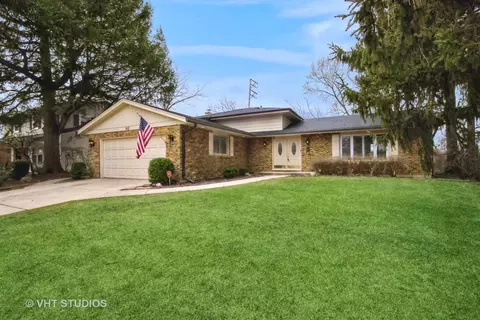 813 Bedford Ln, Libertyville, IL 60048
