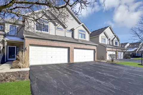 907 Asbury Dr, Aurora, IL 60502