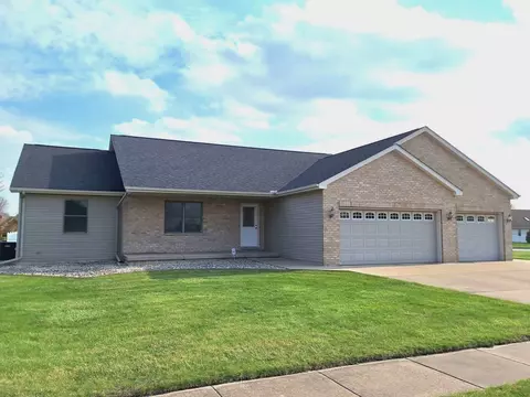 832 33rd St, Peru, IL 61354