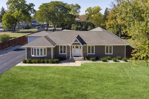812 N Maple St, Prospect Heights, IL 60070