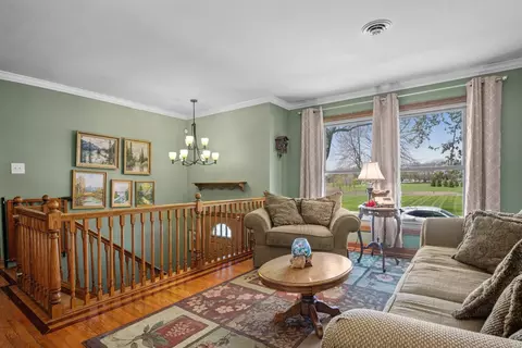 641 Independence Dr, Aurora, IL 60506 photo 4