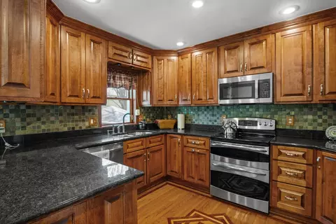 641 Independence Dr, Aurora, IL 60506 photo 8