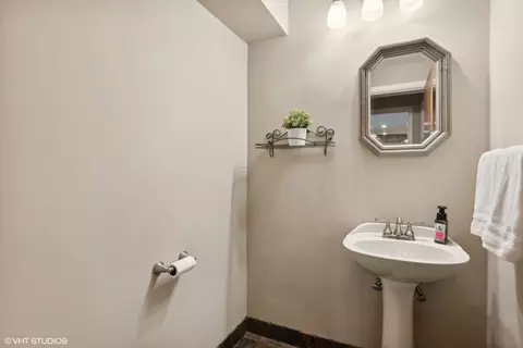 Bath - 1508 Gamon Rd, Wheaton, IL 60189 photo 5 of 6