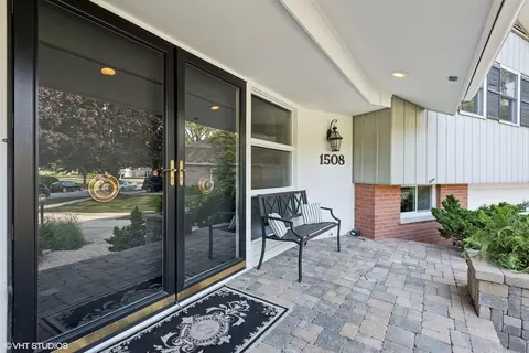 Exterior - 1508 Gamon Rd, Wheaton, IL 60189 photo 2 of 5