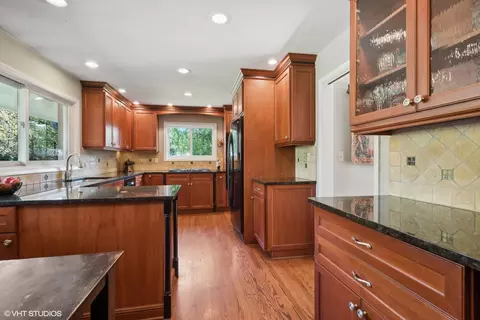 Kitchen - 1508 Gamon Rd, Wheaton, IL 60189 photo 2 of 3