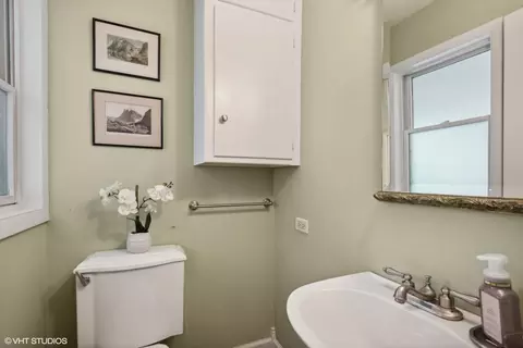 Bath - 1508 Gamon Rd, Wheaton, IL 60189 photo 1 of 6