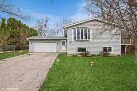7702 Wonder View Dr, Wonder Lake, IL 60097