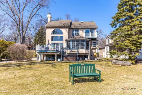 26665 N Oakdale Ln, Mundelein, IL 60060