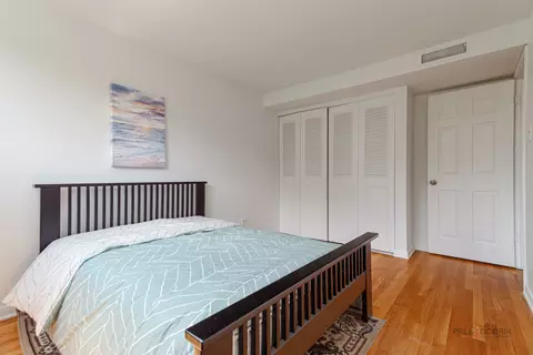 Bedroom - 1325 E 55th St, Chicago, IL 60615 photo 2 of 7