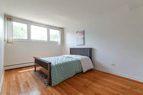 Bedroom - 1325 E 55th St, Chicago, IL 60615 photo 1 of 7