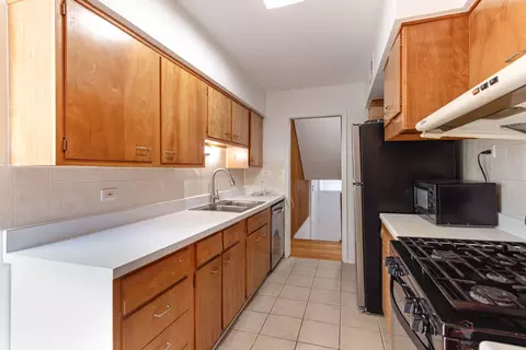 Kitchen - 1325 E 55th St, Chicago, IL 60615 photo 2 of 5