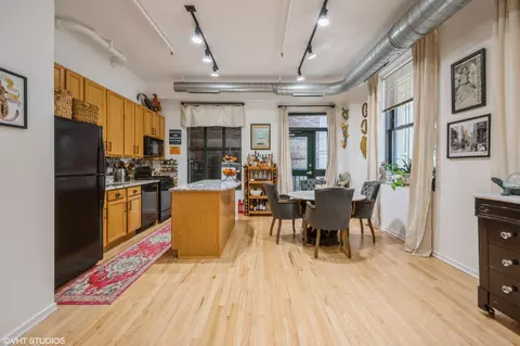 Dining - 6 E Monroe St #603, Chicago, IL 60603 photo 1 of 1