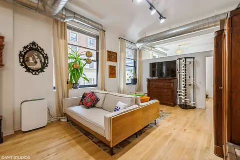 Living - 6 E Monroe St #603, Chicago, IL 60603 photo 1 of 1