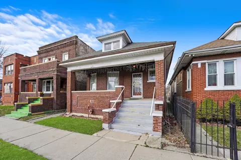 5950 S Artesian Ave, Chicago, IL 60629 photo 2