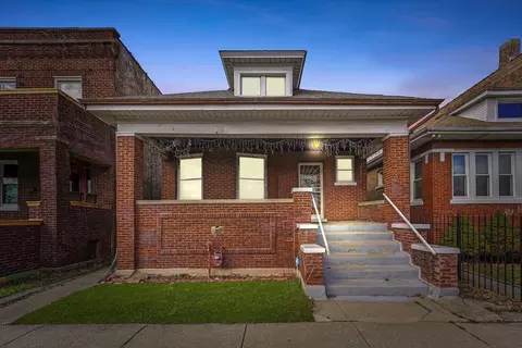 5950 S Artesian Ave, Chicago, IL 60629 photo 3