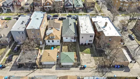 5950 S Artesian Ave, Chicago, IL 60629 photo 4