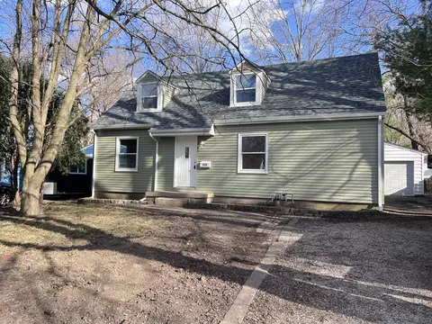 215 Arcadia Dr, Champaign, IL 61820