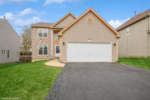 157 Augusta Dr, Streamwood, IL 60107