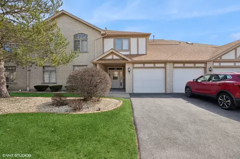 6551 Pine Lake Dr #3, Tinley Park, IL 60477