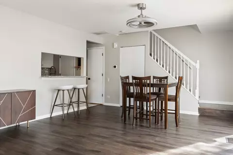 Dining - 481 Betsy Ross Ct, Aurora, IL 60504 photo 1 of 2