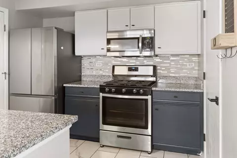 Kitchen - 481 Betsy Ross Ct, Aurora, IL 60504 photo 2 of 2