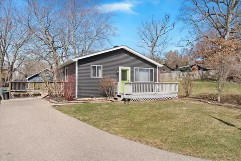 24860 W Forest Dr, Lake Villa, IL 60046