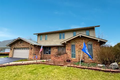 349 Tamerton Pkwy, Burr Ridge, IL 60527