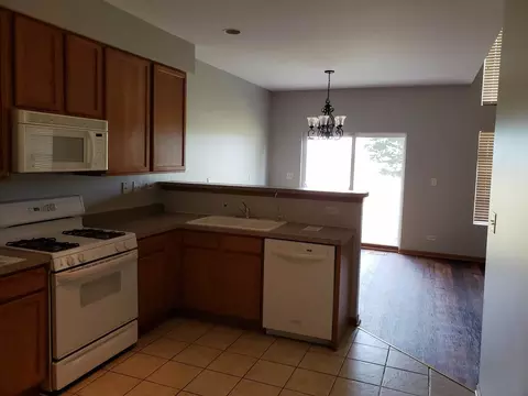 Kitchen - 3049 Creekside Dr, Plainfield, IL 60586 photo 2 of 3