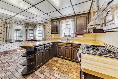 Kitchen - 8122 Edgewater Rd, North Riverside, IL 60546 photo 1 of 4