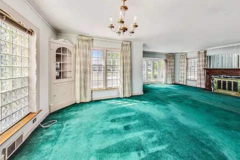 Living - 8122 Edgewater Rd, North Riverside, IL 60546 photo 5 of 6