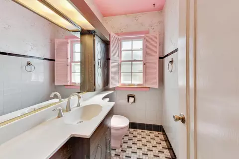 Bath - 8122 Edgewater Rd, North Riverside, IL 60546 photo 1 of 3