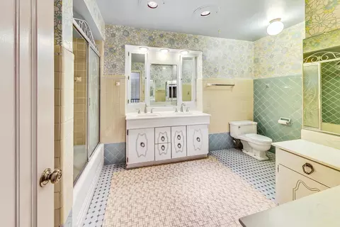 Bath - 8122 Edgewater Rd, North Riverside, IL 60546 photo 2 of 3