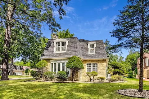 Exterior - 8122 Edgewater Rd, North Riverside, IL 60546 photo 4 of 15