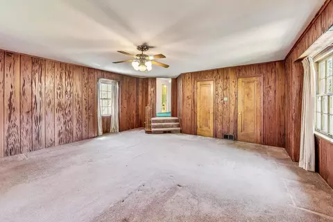 Living - 8122 Edgewater Rd, North Riverside, IL 60546 photo 6 of 6
