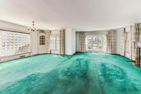 Living - 8122 Edgewater Rd, North Riverside, IL 60546 photo 1 of 6