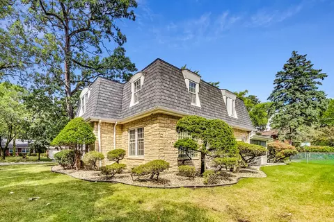 Exterior - 8122 Edgewater Rd, North Riverside, IL 60546 photo 5 of 15