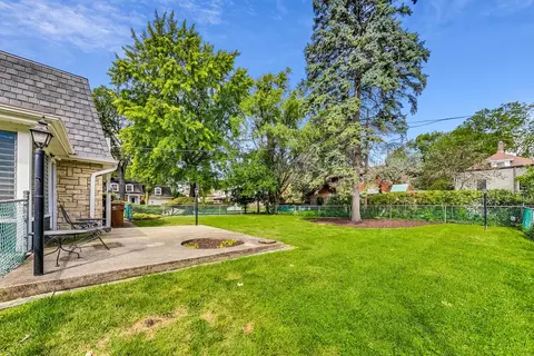 Exterior - 8122 Edgewater Rd, North Riverside, IL 60546 photo 7 of 15
