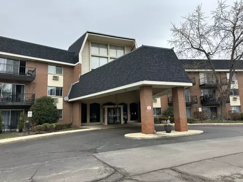 1188 Royal Glen Dr #304, Glen Ellyn, IL 60137