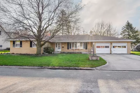 1114 N Bailey Dr, Pontiac, IL 61764