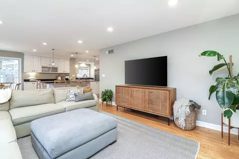 Living - 133 S Williston St, Wheaton, IL 60187 photo 2 of 5