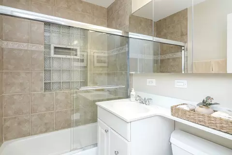 Bath - 133 S Williston St, Wheaton, IL 60187 photo 1 of 5