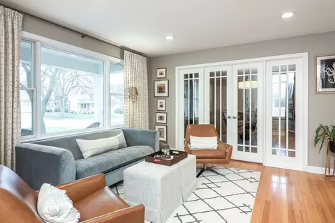 Living - 133 S Williston St, Wheaton, IL 60187 photo 4 of 5
