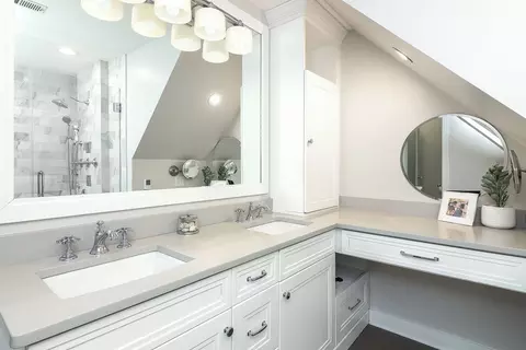 Bath - 133 S Williston St, Wheaton, IL 60187 photo 3 of 5