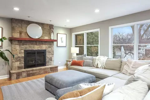 Living - 133 S Williston St, Wheaton, IL 60187 photo 1 of 5