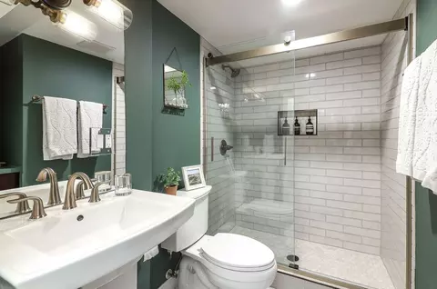Bath - 133 S Williston St, Wheaton, IL 60187 photo 5 of 5