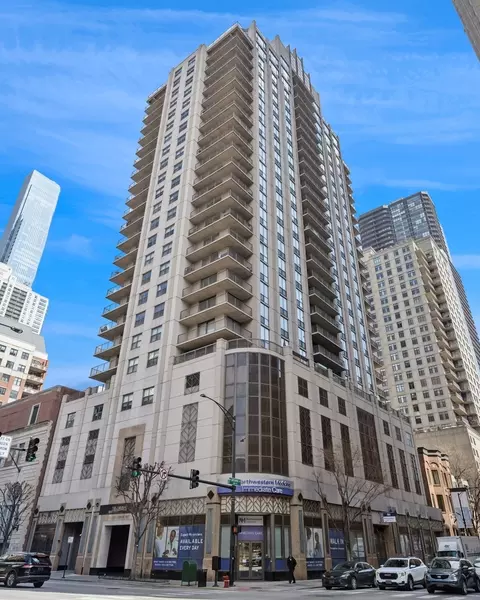 635 N Dearborn St #1206, Chicago, IL 60654