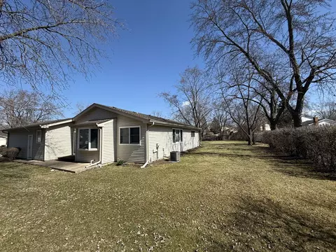 2015 Sheffield Ln, Wheaton, IL 60187 photo 3
